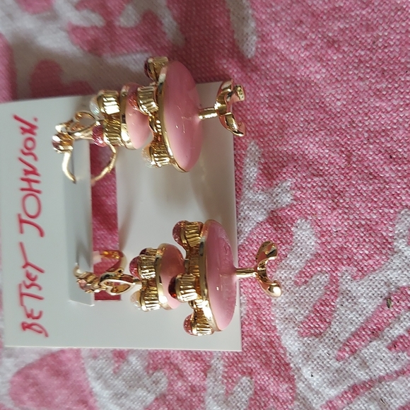 Betsey Johnson TIERED CUPCAKE EARRINGS - Picture 4 of 5